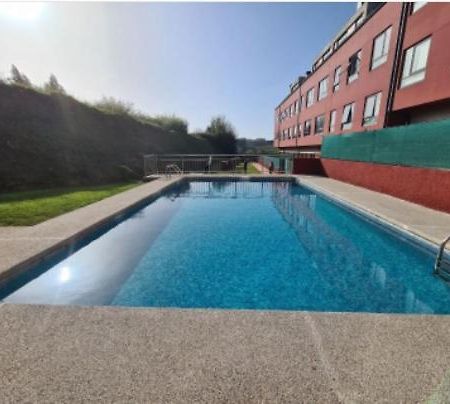Piso Con Piscina En Sada Apartman Kültér fotó